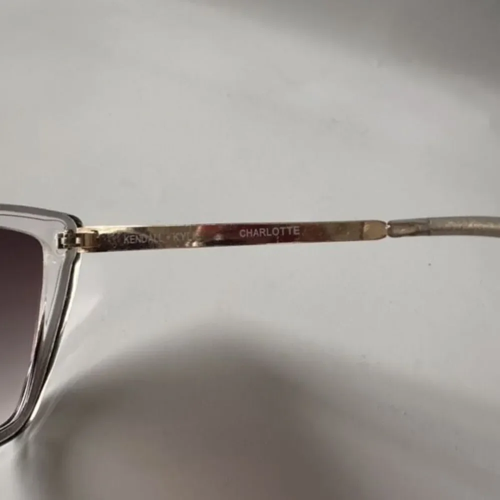 NWT Kendall+Kylie‎ Charlotte Womens Cat Eye Polarized Sunglasses Gray Crystal